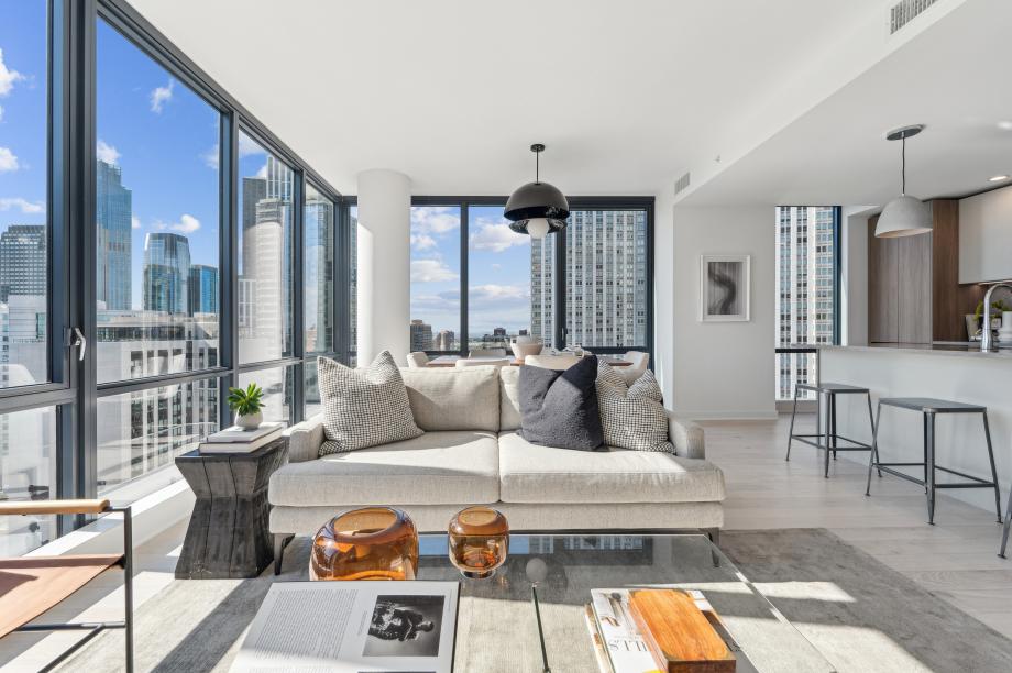 Toll Brothers - 151 Bay Street at Provost Square