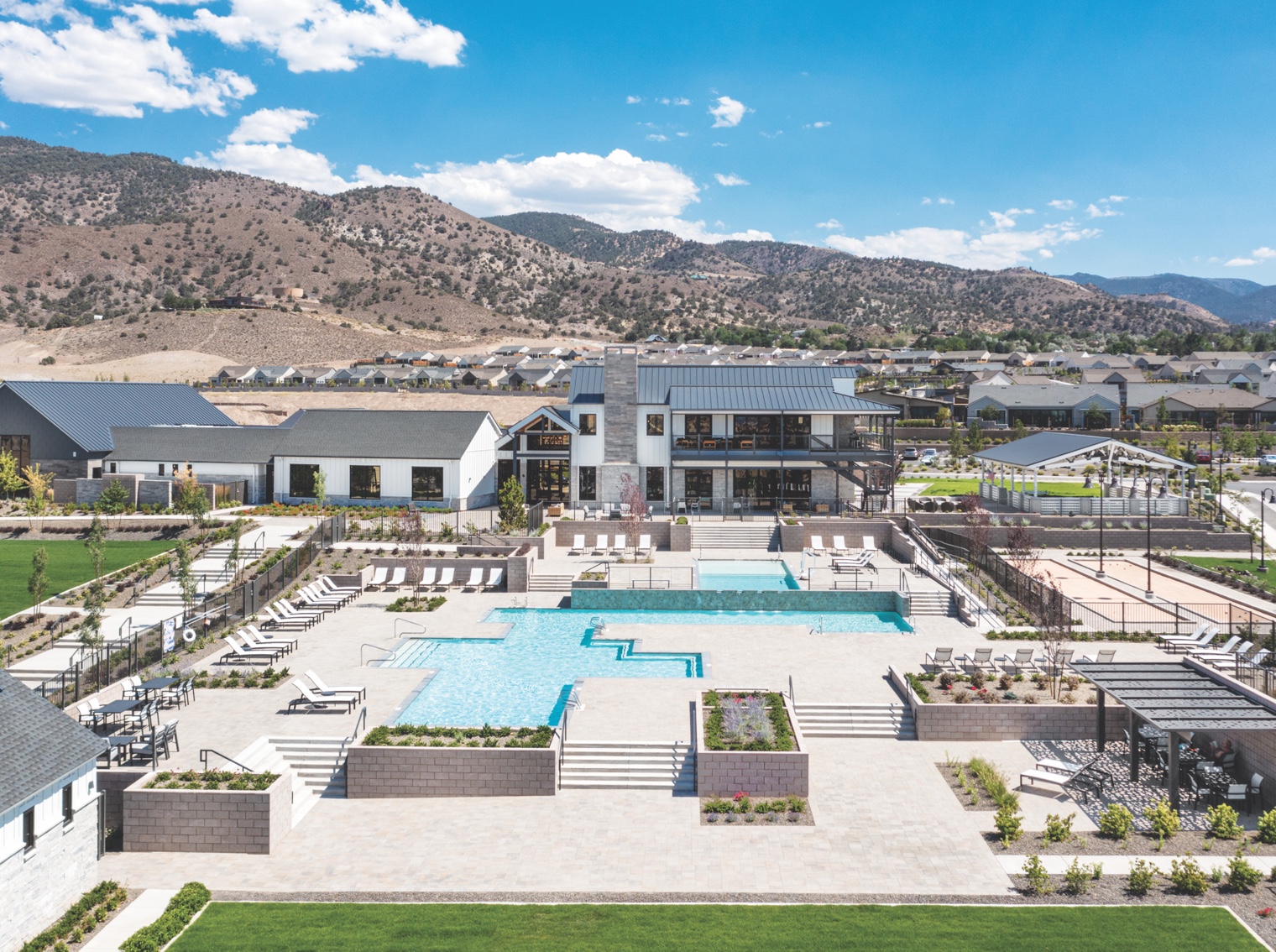 Pool and Clubhouse